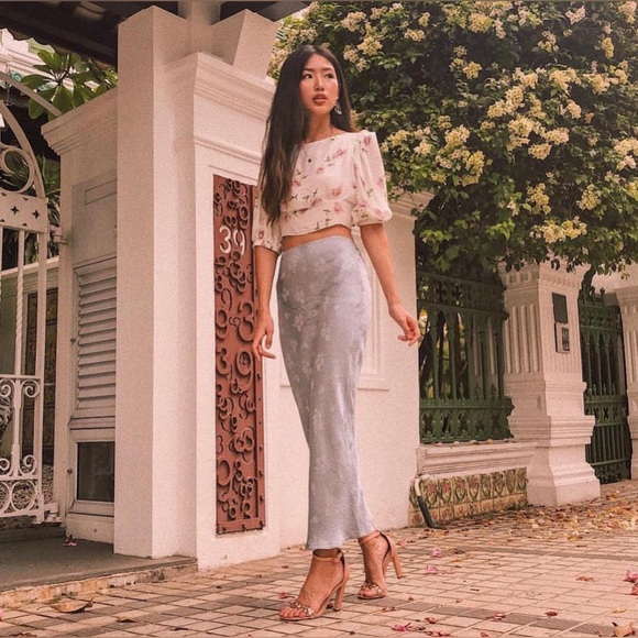 STONE COLD FOX SILK FOR LOVE LEMONS SHACK FANCY REVOLVE BRIDGERTON MAJORELLE - Picture 2 of 12